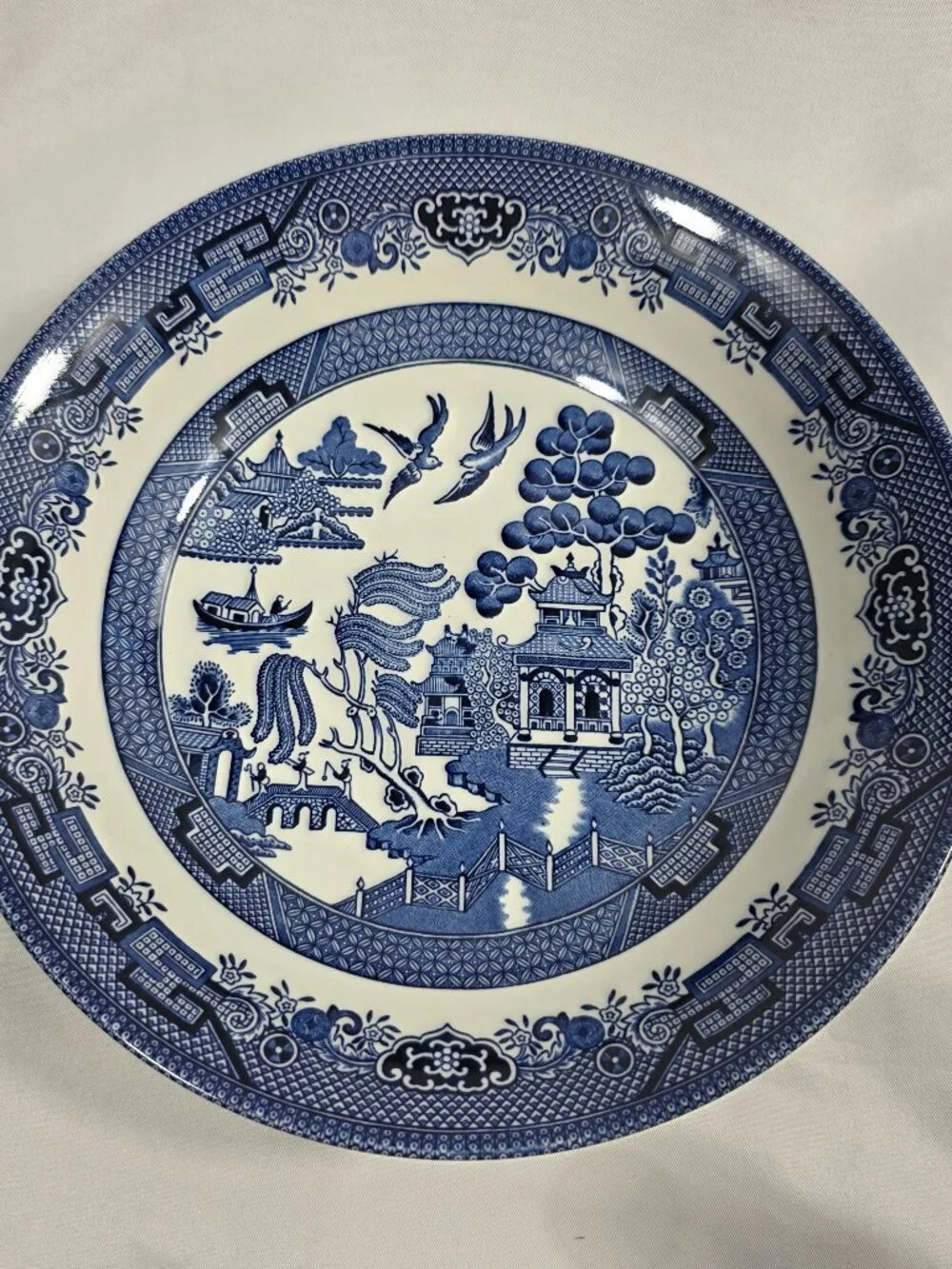 Churchill Willow Blue 9 Inch Round Shallow Vegetable Bowl Georgian Shape England